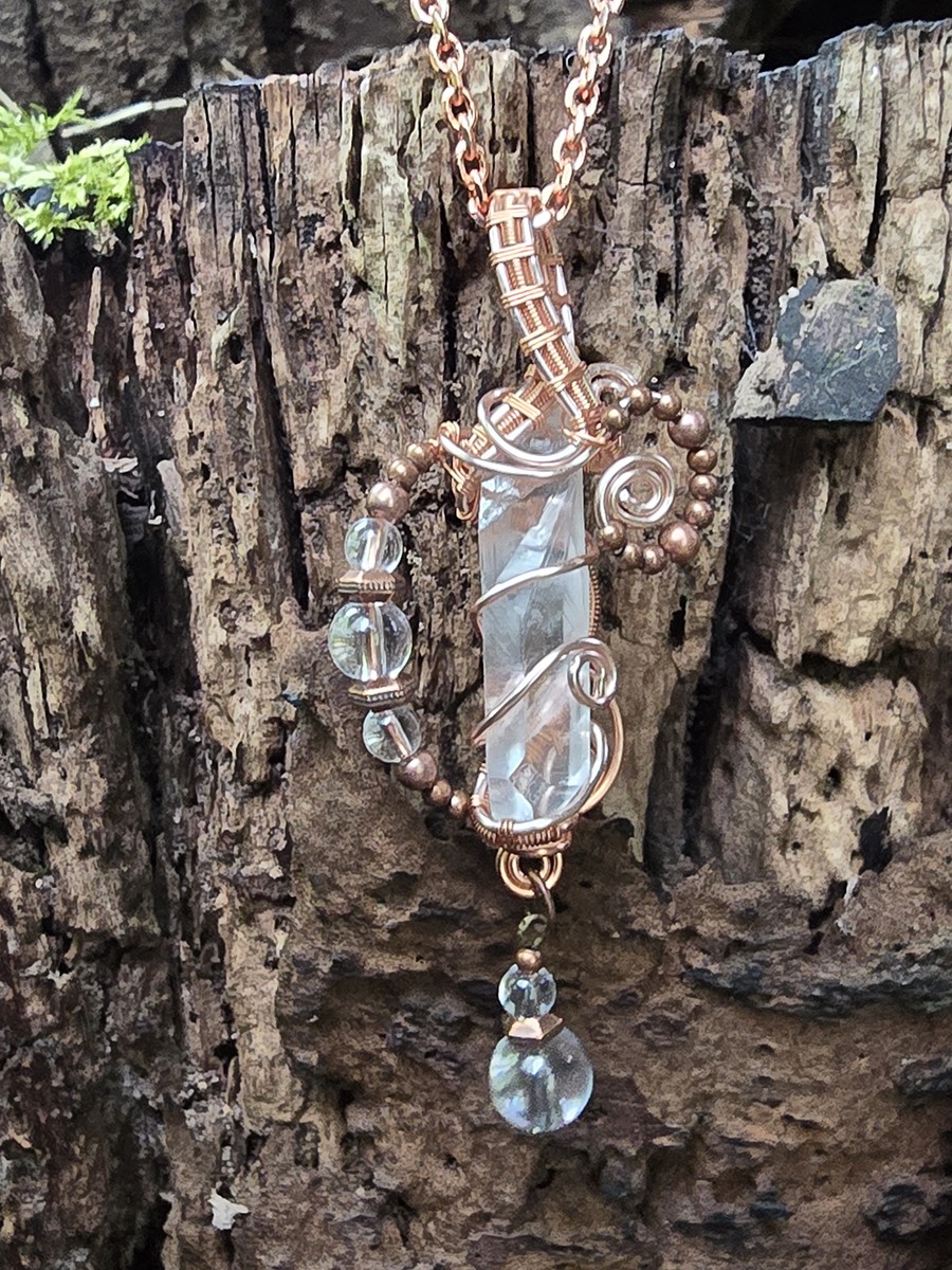 Image d'illustration du produit Pendentif cristal de roche sur cuivre