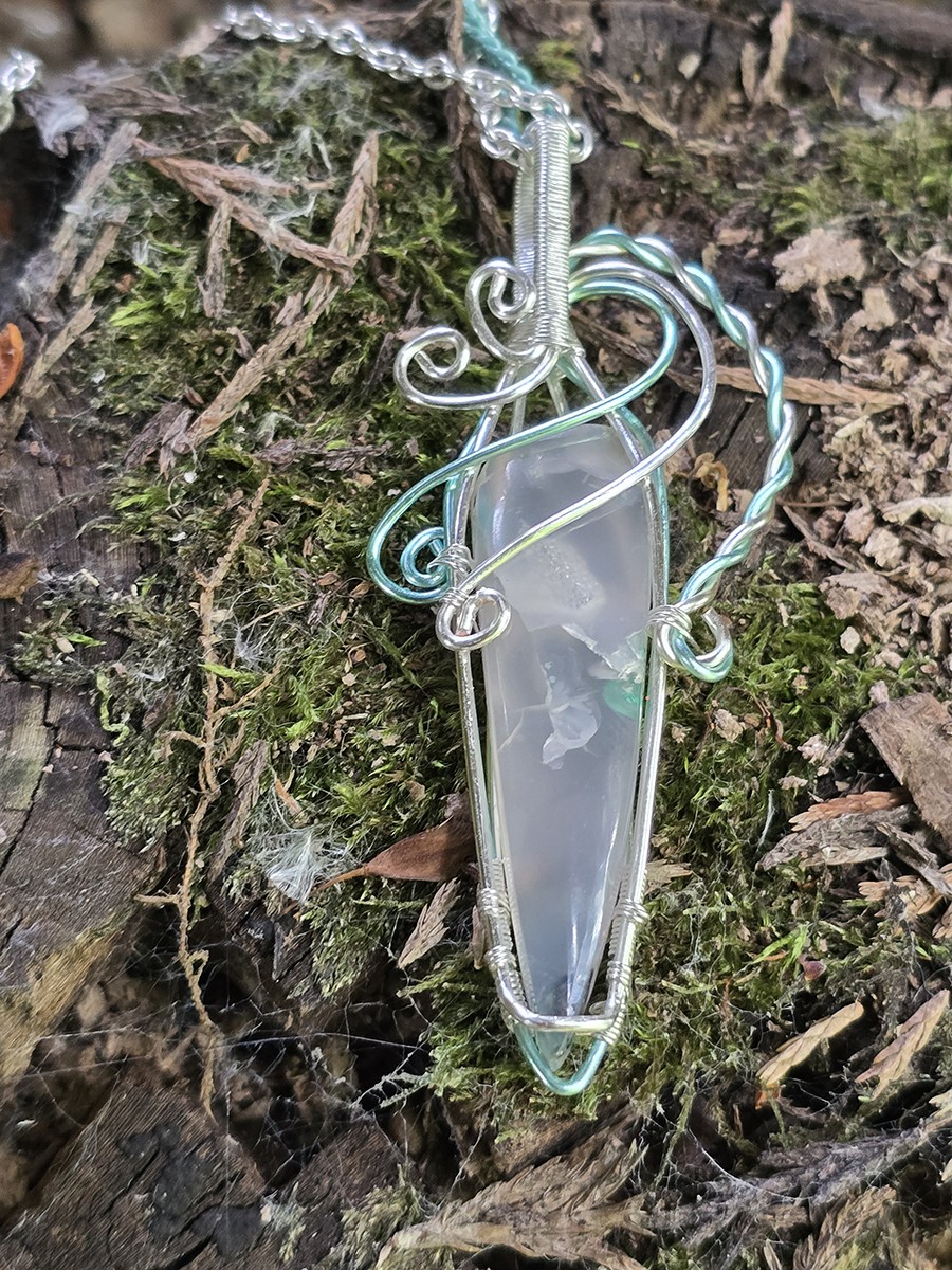 Image d'illustration du produit Pendentif en pointe d'agate cuprifère à chrysocolle