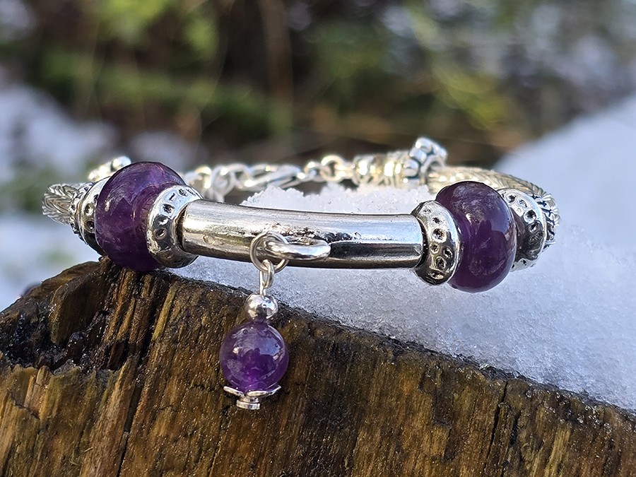 Image d'illustration du produit Bracelet tressé argenté et améthyste