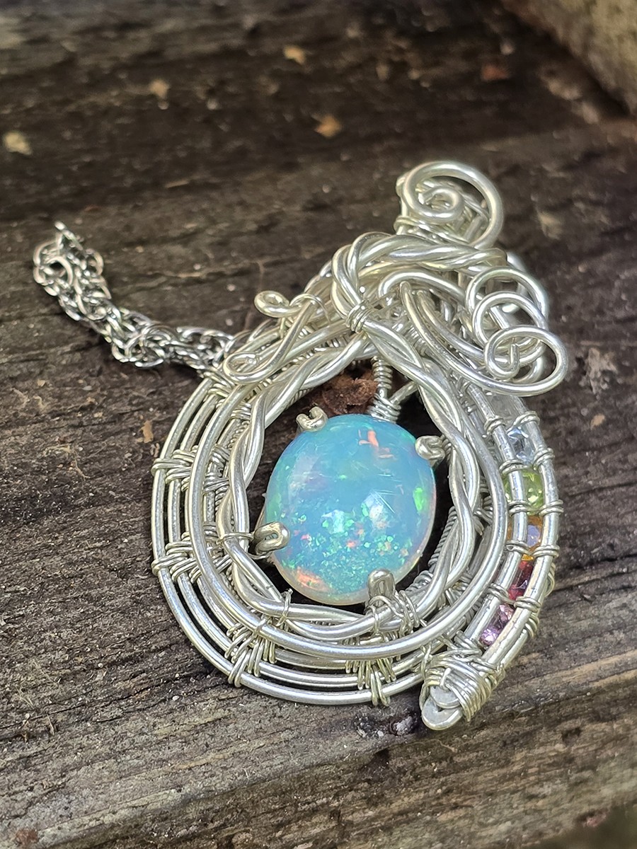 Image d'illustration du produit Pendentif opale et micro-wrapping