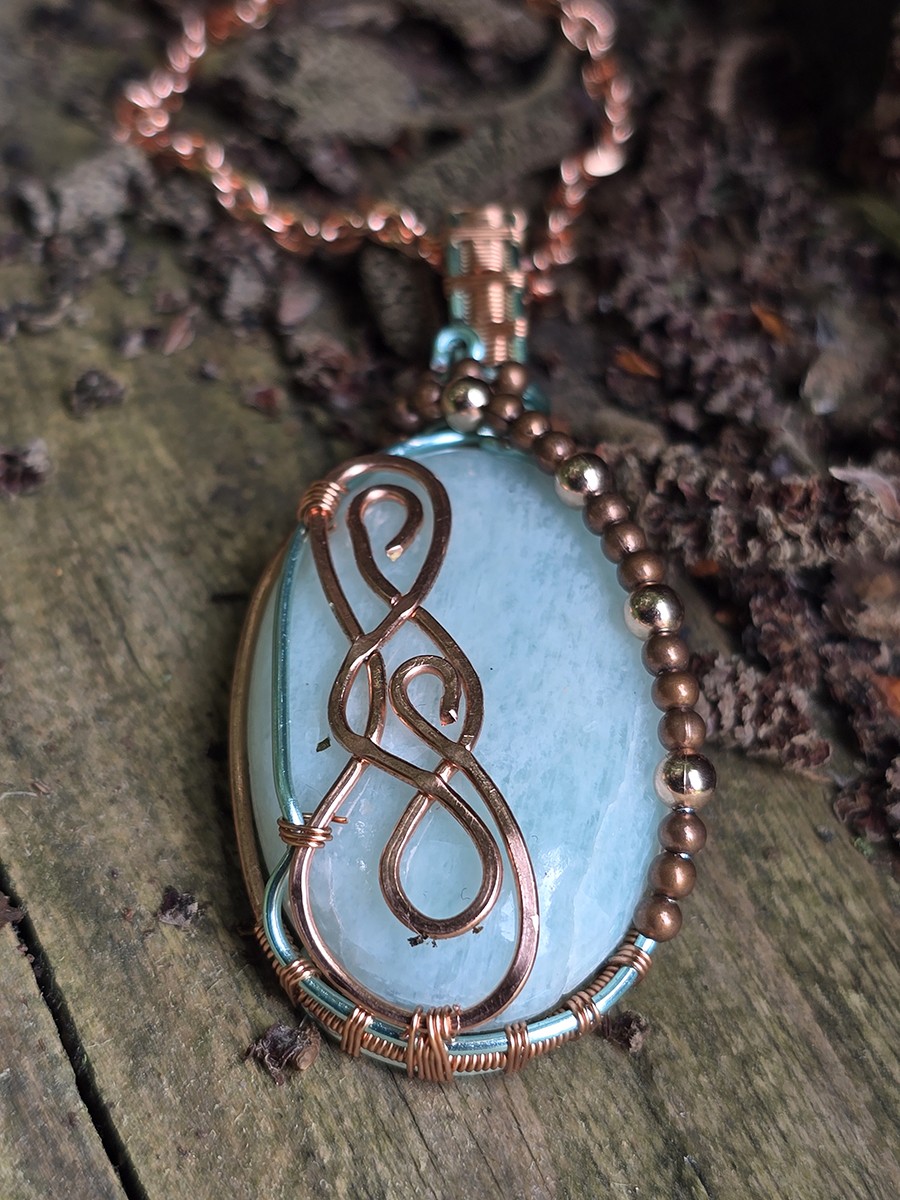 Image d'illustration du produit Pendentif amazonite pailletée et spirales cuivre