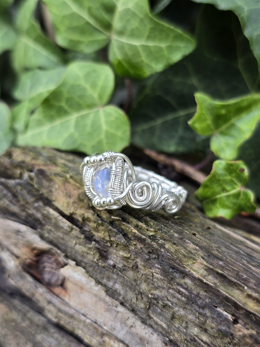 Image d'illustration du produit Bague en argent et péristérite taillée