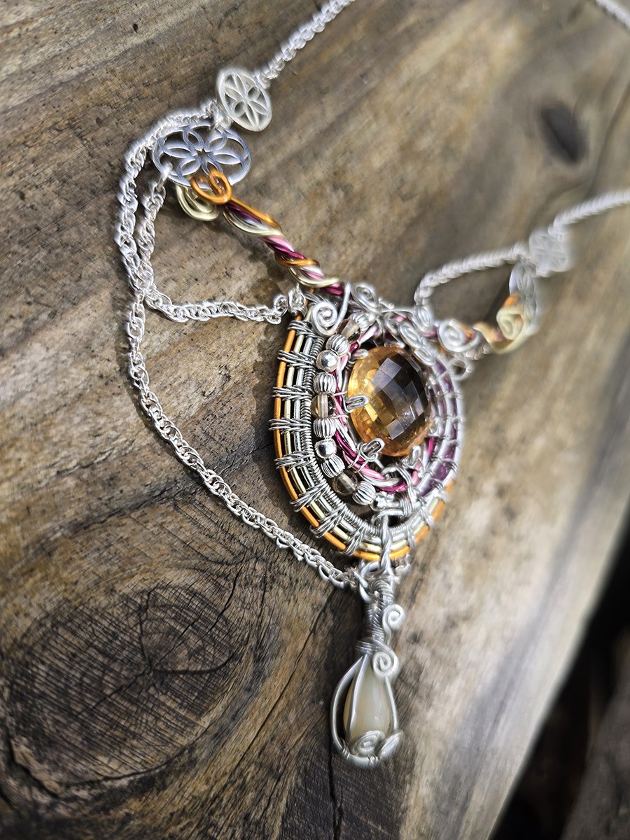 Image d'illustration du produit Collier Citrine et petits rubis