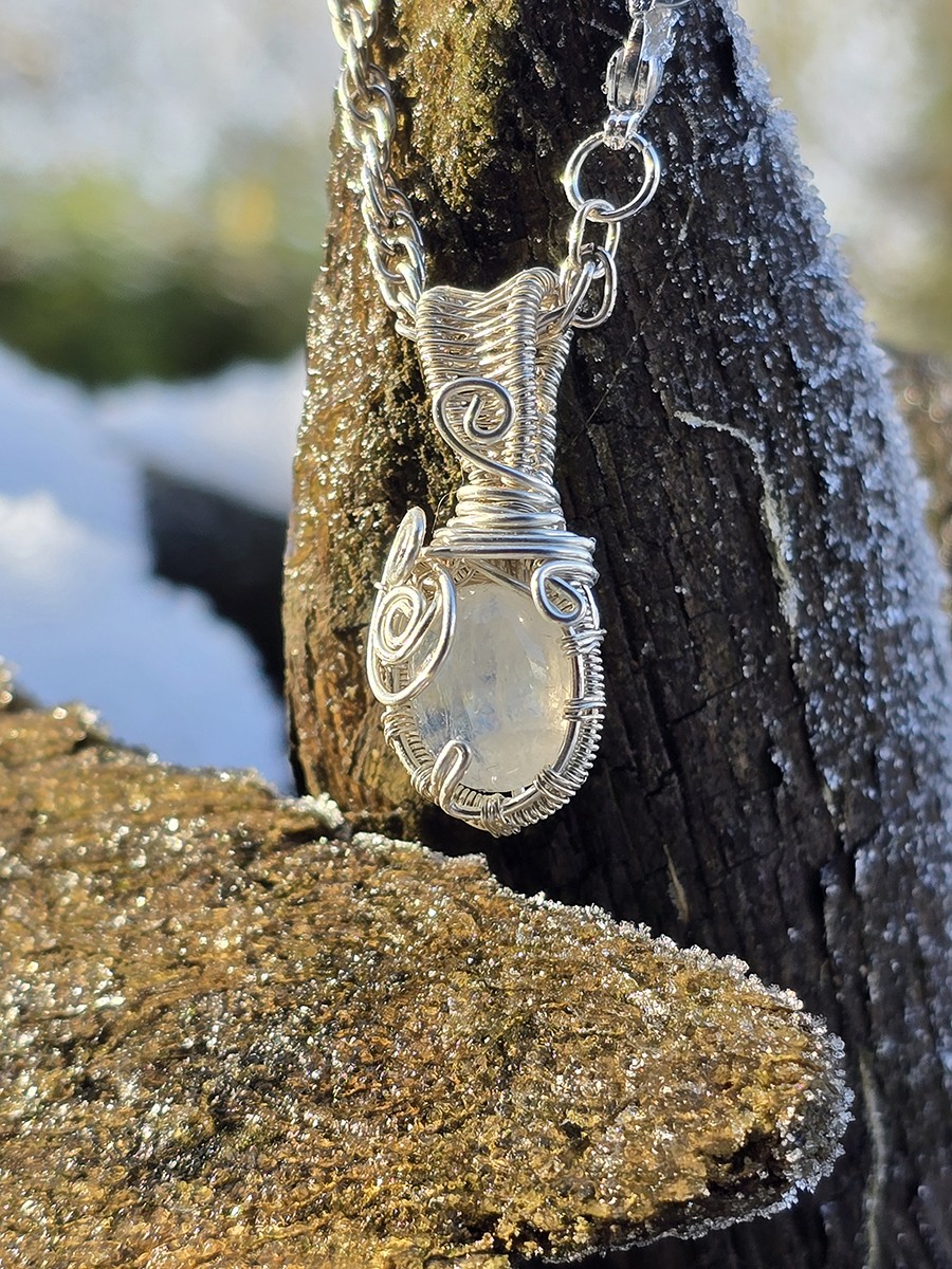 Image d'illustration du produit Pendentif argent et pierre de lune de Bihar