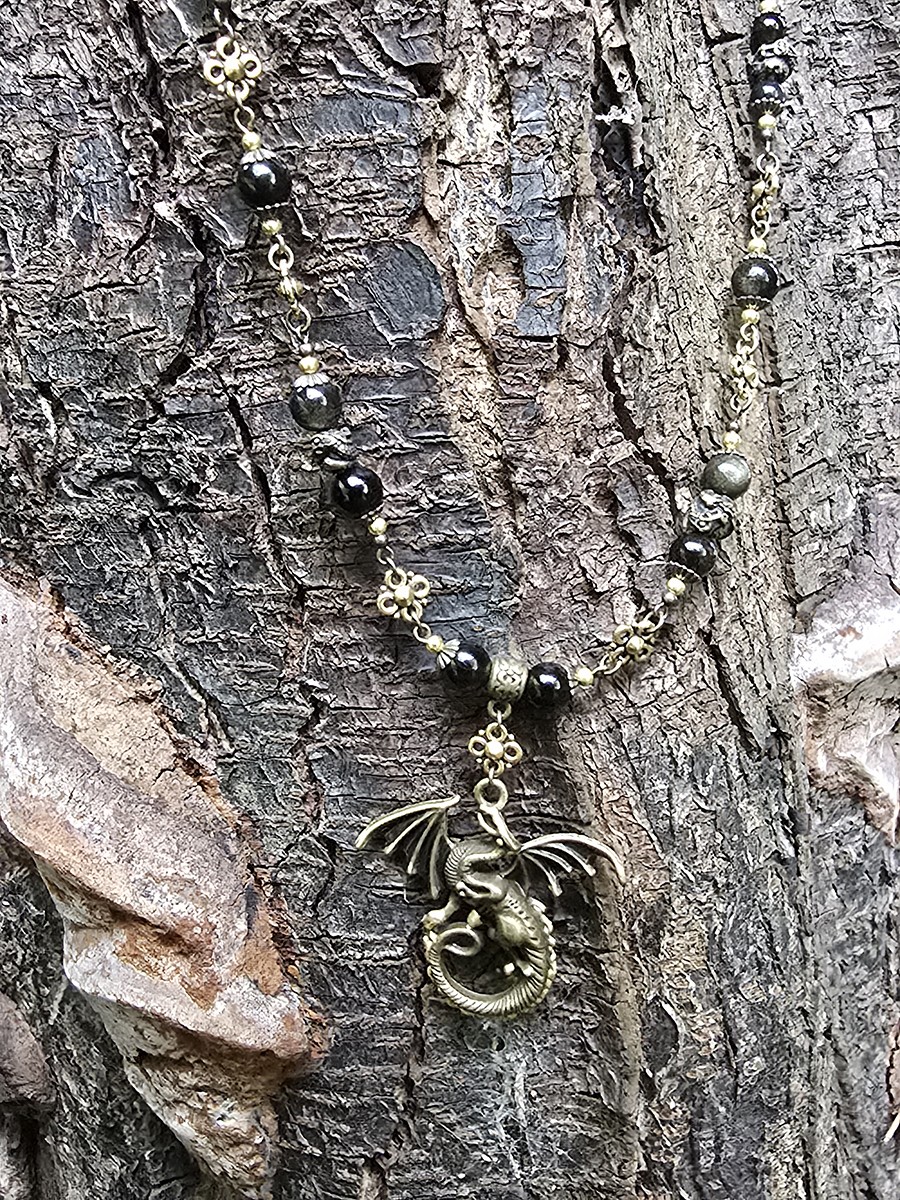 Image d'illustration du produit Collier dragon noir