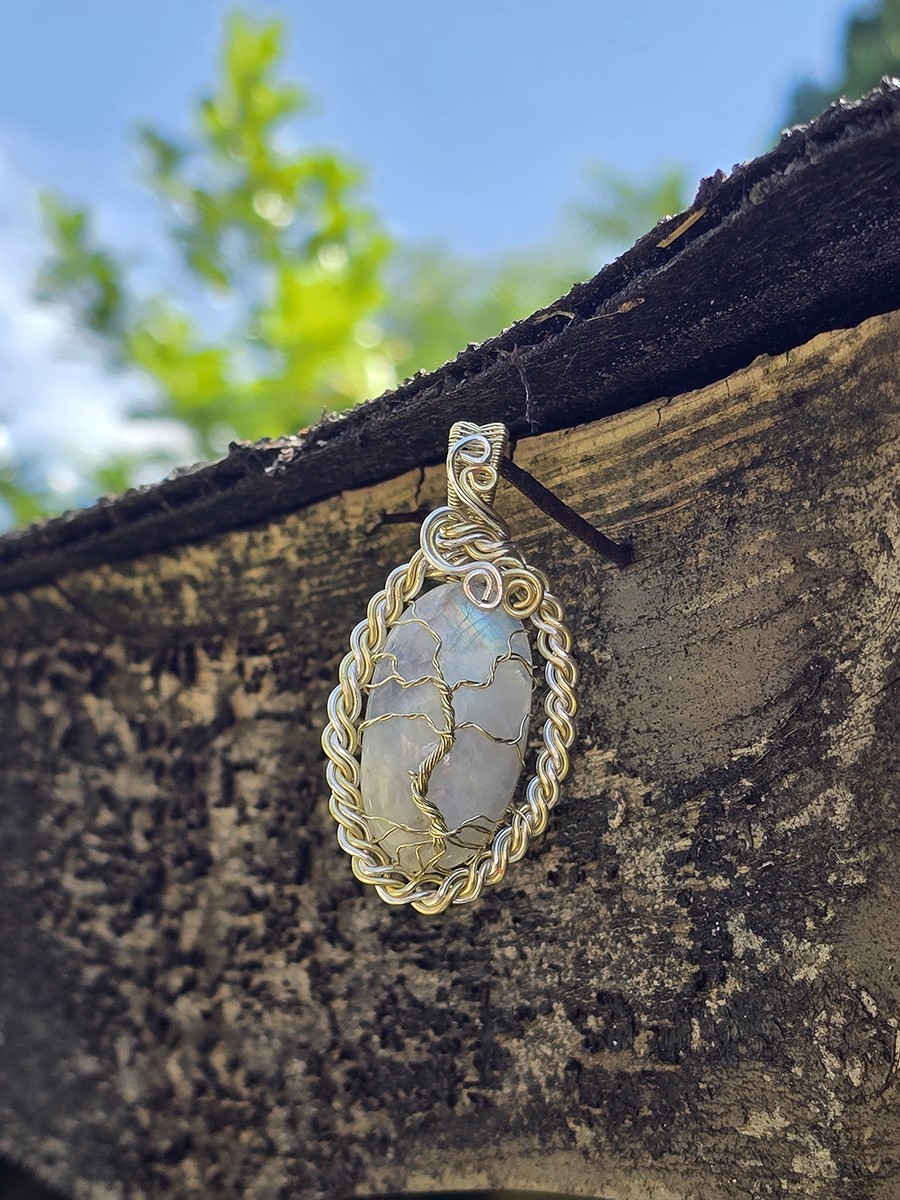 Image d'illustration du produit Pendentif péristérite arbre doré