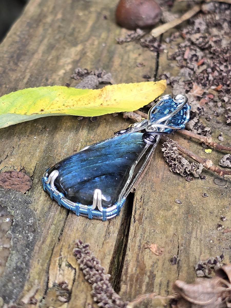 Image d'illustration du produit Pendentif labradorite bleue