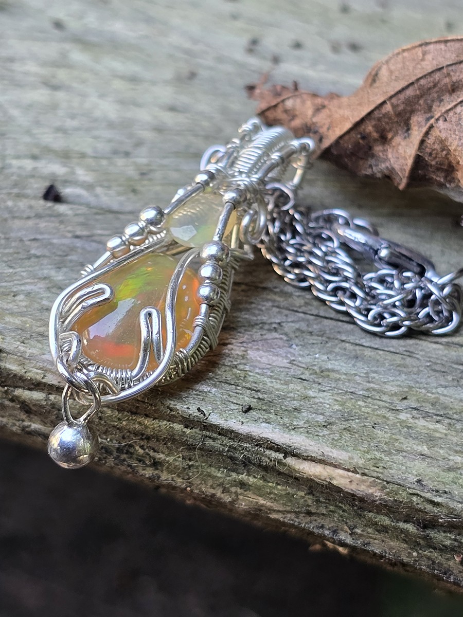 Image d'illustration du produit Pendentif opale miel et argent