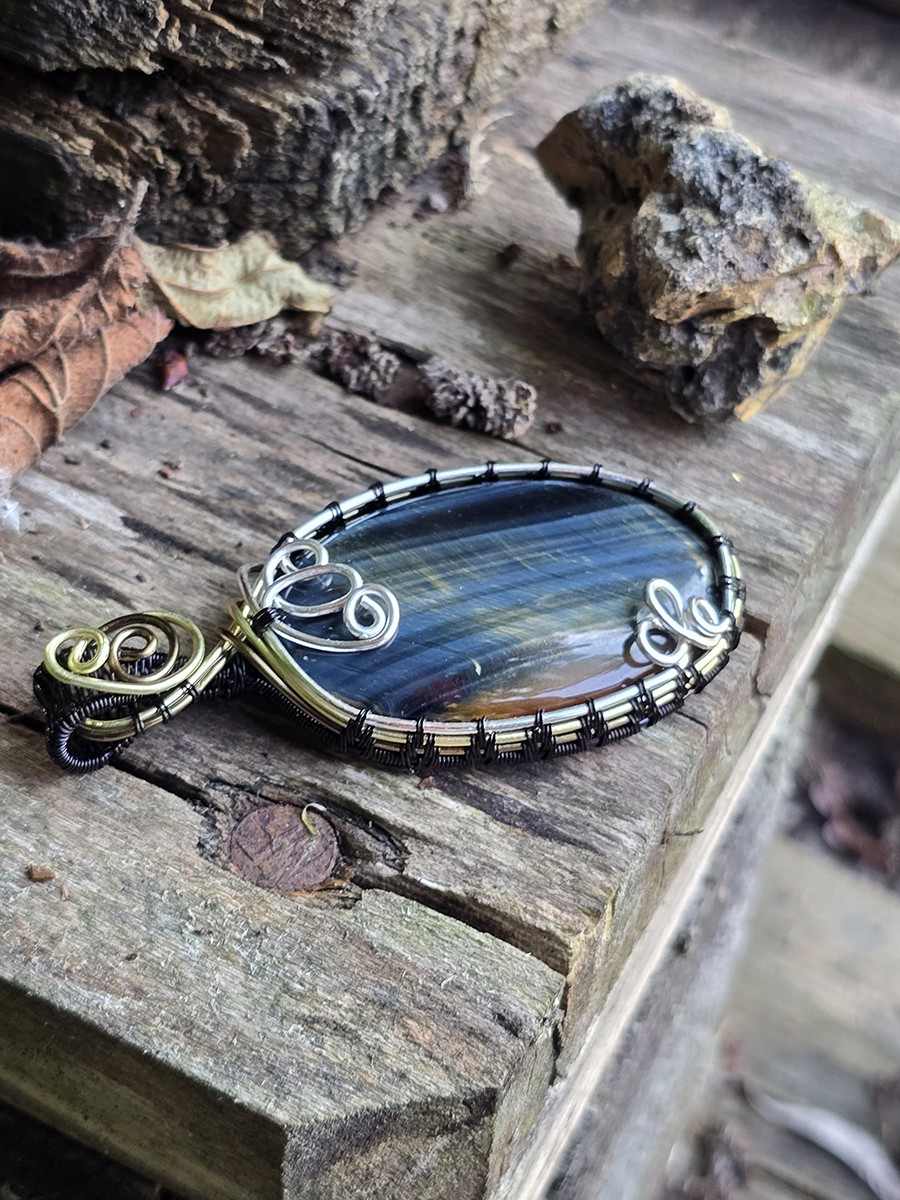 Image d'illustration du produit Pendentif Oeil-de-Faucon