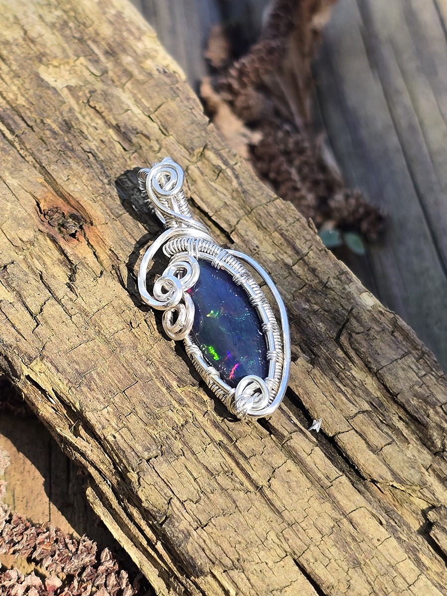 Image d'illustration du produit Pendentif en argent et opale wello bleue