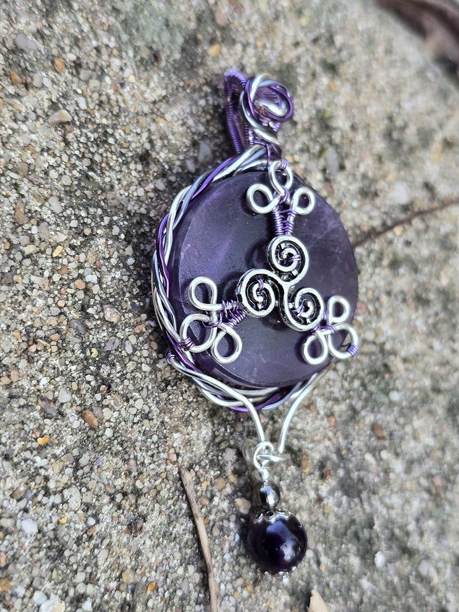 Image d'illustration du produit Pendentif Améthyste et spirales