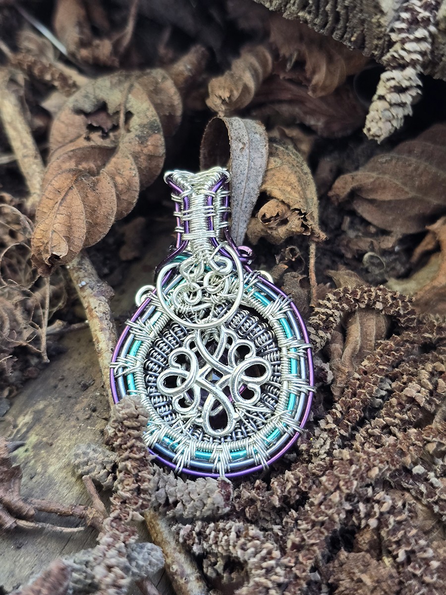 Image d'illustration du produit Pendentif médaillon Alexandrite