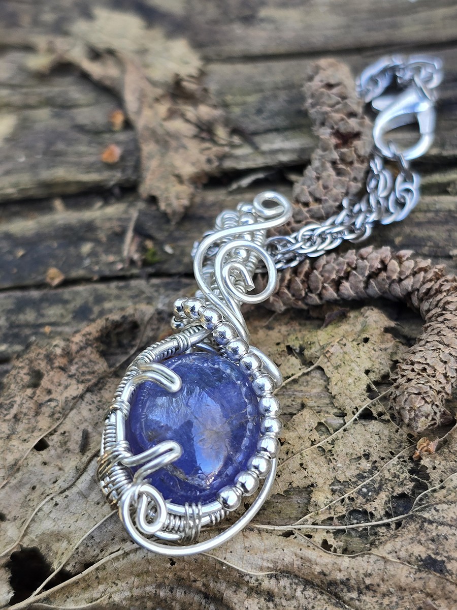 Image d'illustration du produit Pendentif en argent et tanzanite