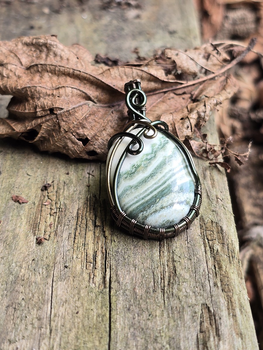 Image d'illustration du produit Pendentif agate rubannée