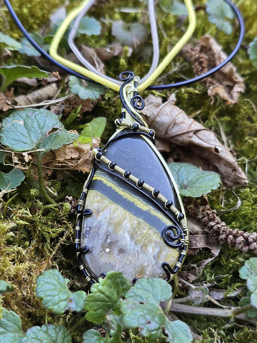 Image d'illustration du produit Pendentif jaspe bourdon