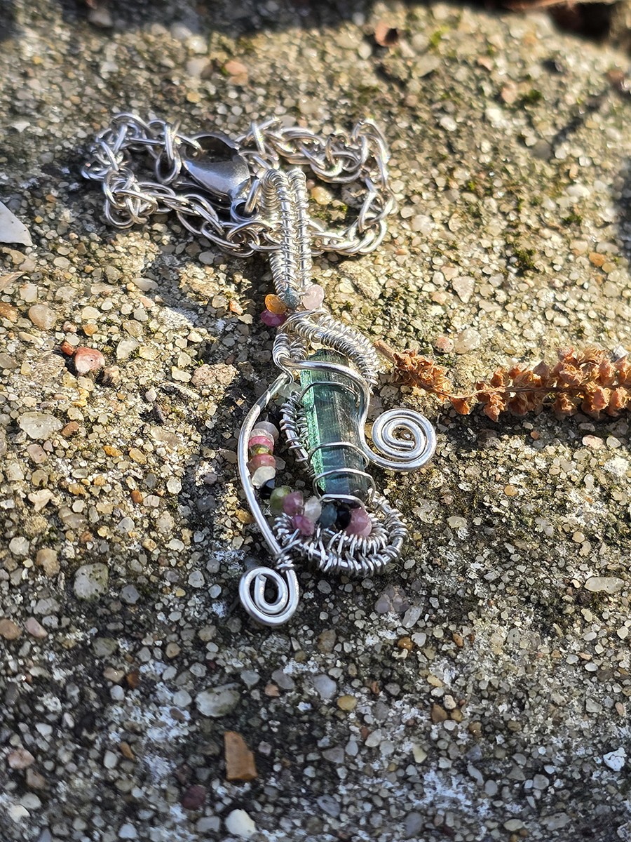 Image d'illustration du produit Pendentif tourmaline brute et argent