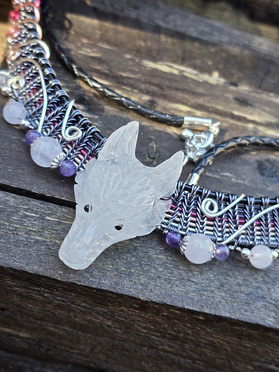Image d'illustration du produit Collier tressé Loup blanc