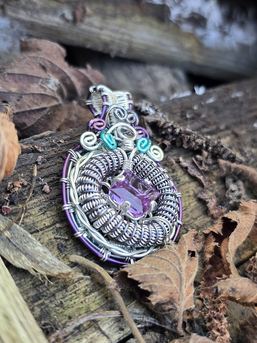Image d'illustration du produit Pendentif médaillon Alexandrite
