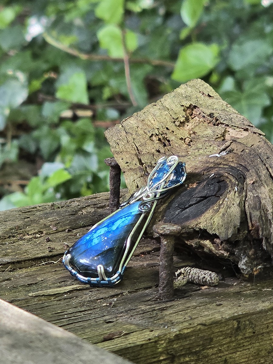 Image d'illustration du produit Pendentif labradorite bleue