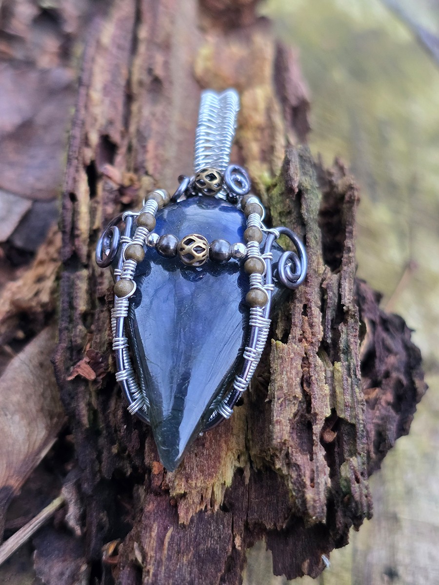 Image d'illustration du produit Pendentif labradorite bleue pointue