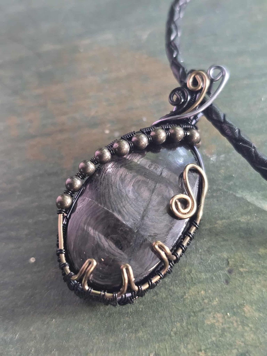 Image d'illustration du produit Pendentif réversible charoïte et hypersthène