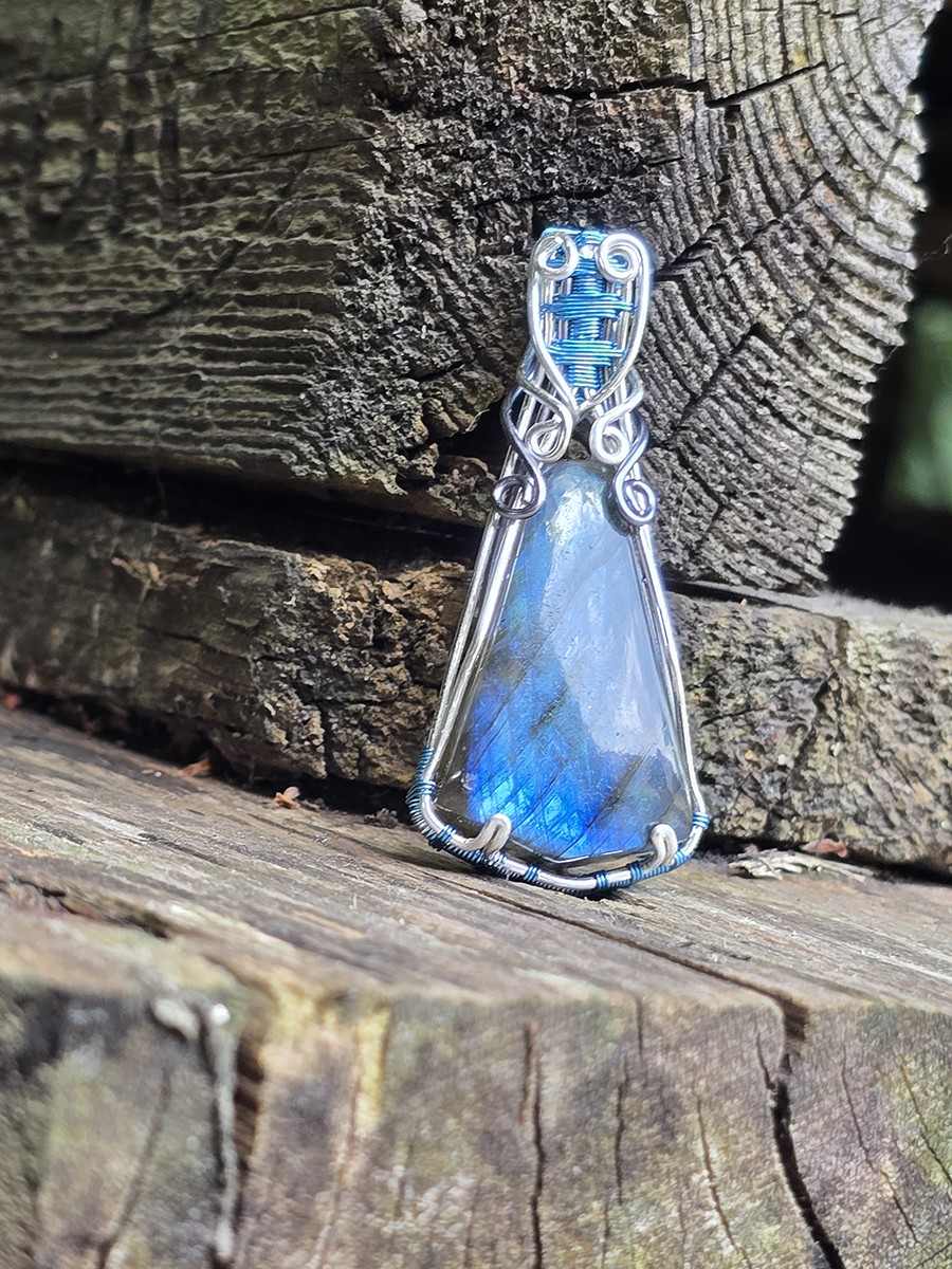 Image d'illustration du produit Pendentif labradorite bleue