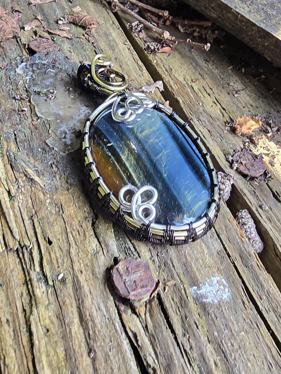 Image d'illustration du produit Pendentif Oeil-de-Faucon