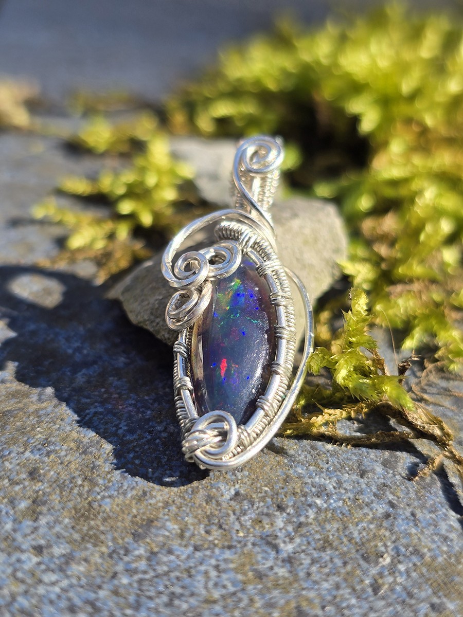 Image d'illustration du produit Pendentif en argent et opale wello bleue