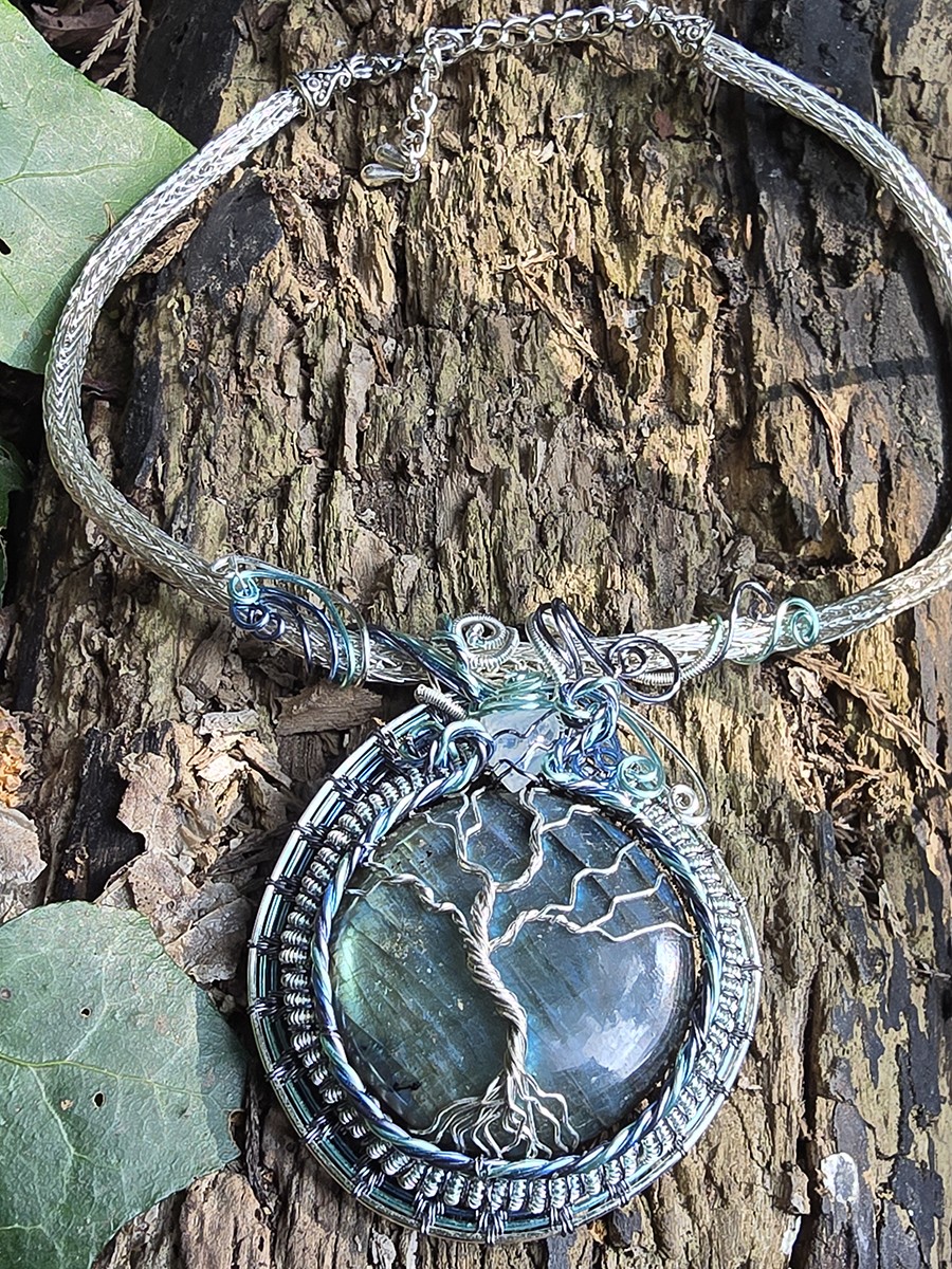 Image d'illustration du produit Grand collier Labradorite et arbre "printemps"
