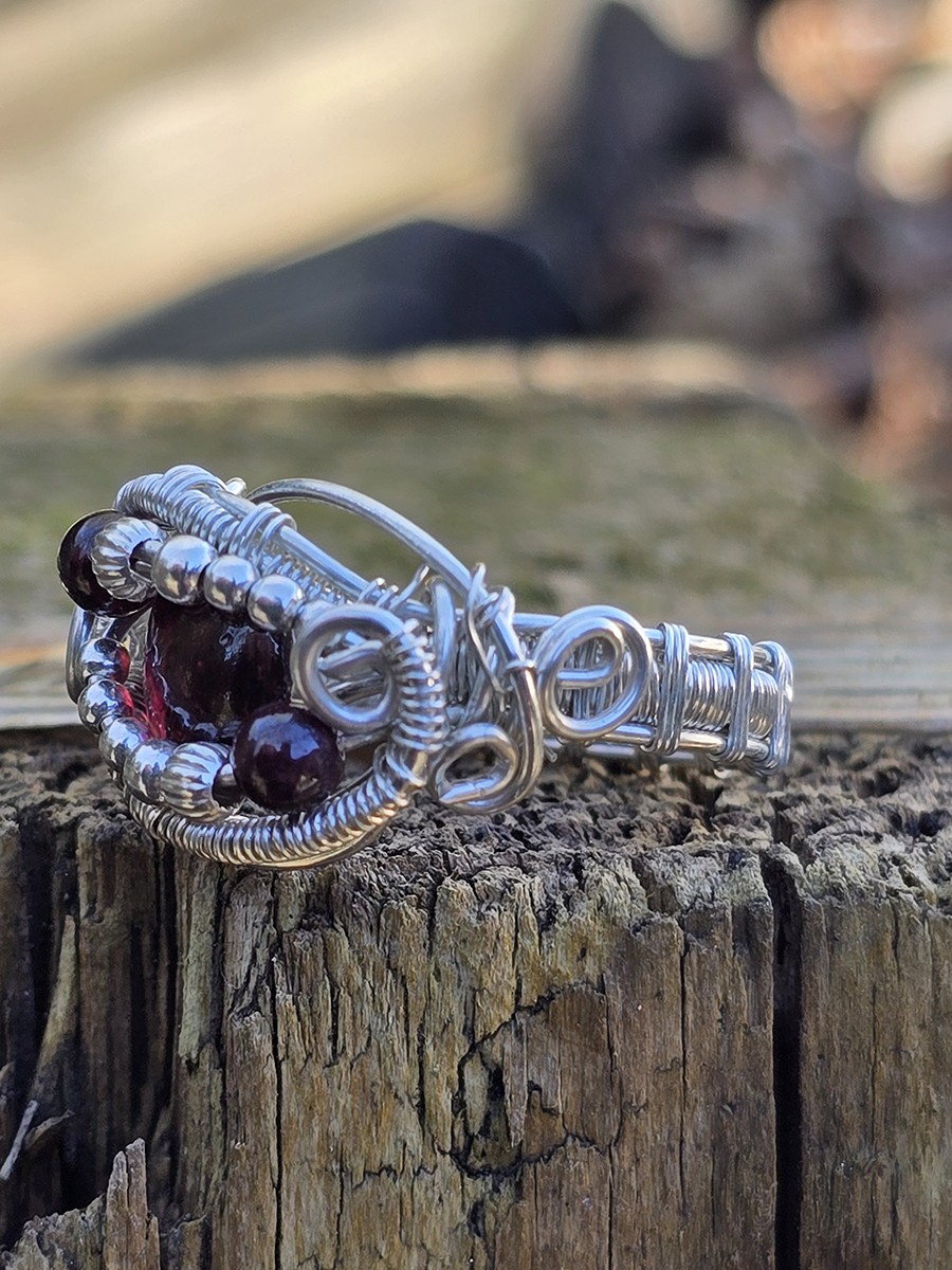 Image d'illustration du produit Bague en argent et grenat