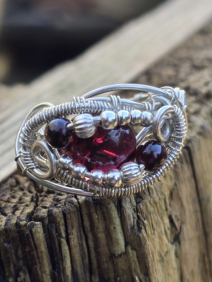 Image d'illustration du produit Bague en argent et grenat