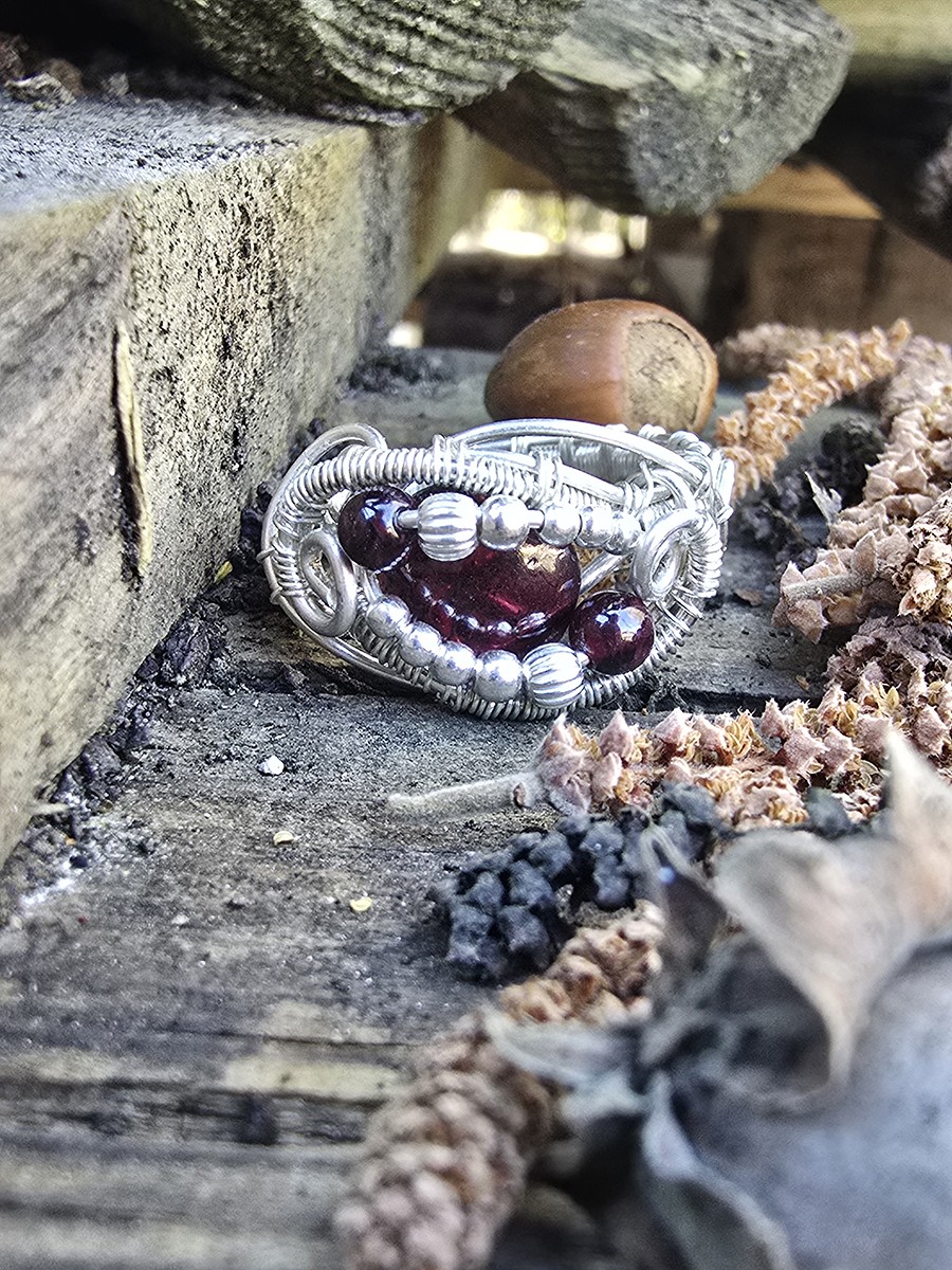 Image d'illustration du produit Bague en argent et grenat