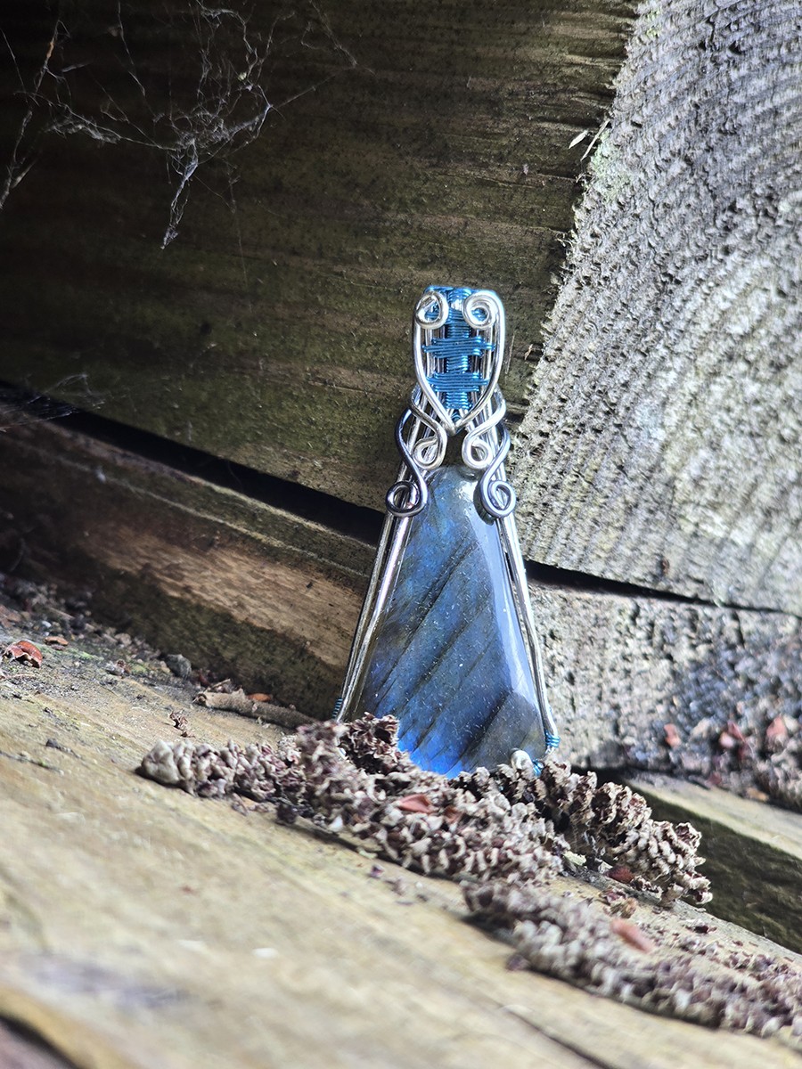 Image d'illustration du produit Pendentif labradorite bleue
