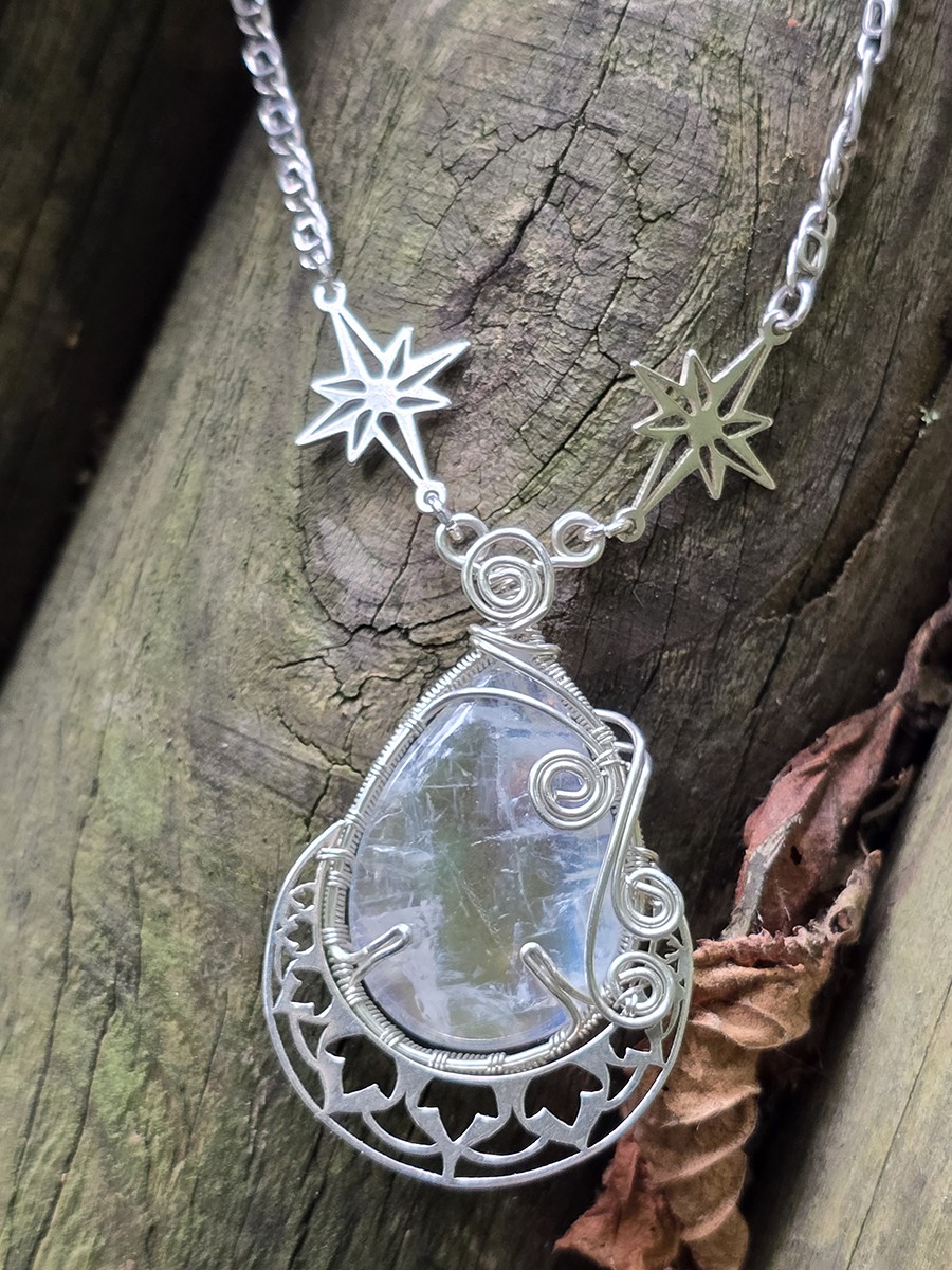 Image d'illustration du produit Collier péristérite dorée