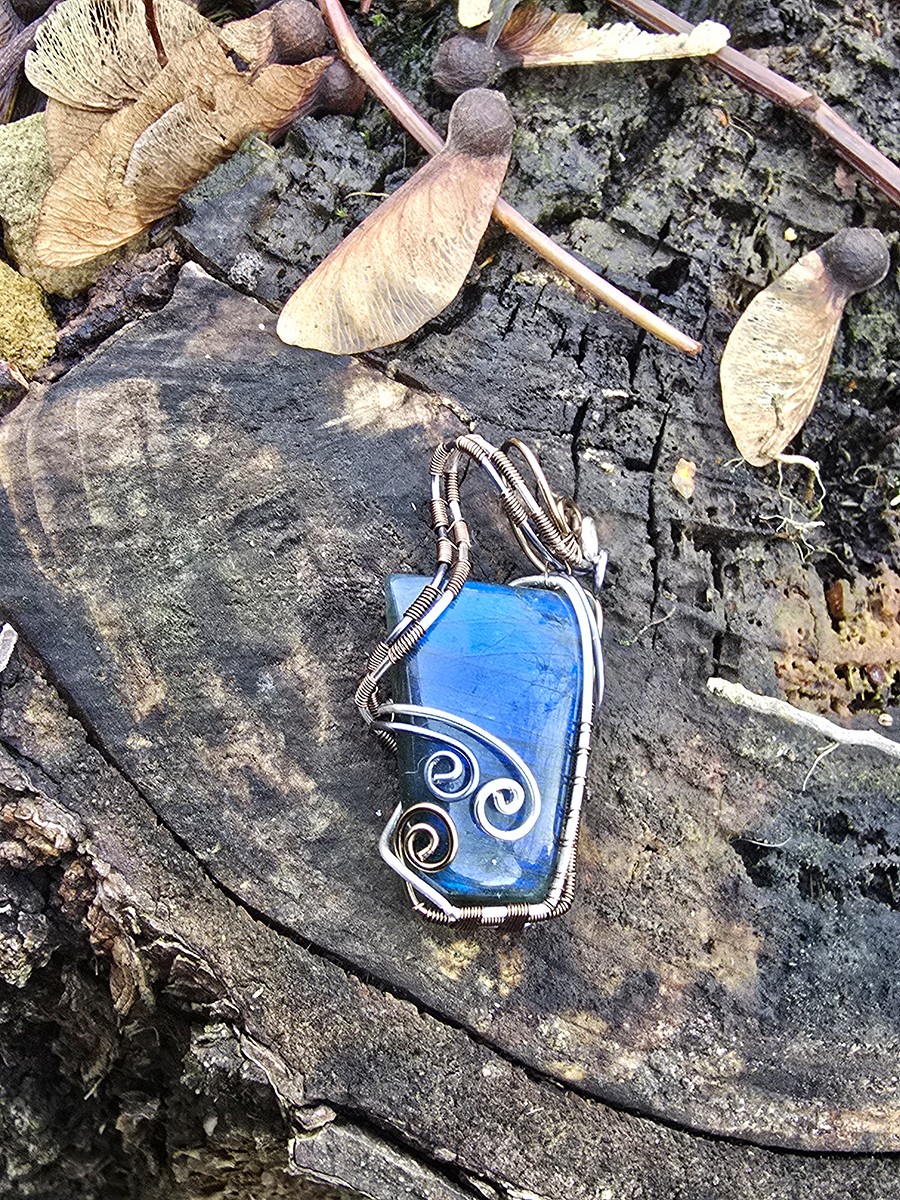 Image d'illustration du produit Pendentif labradorite bleue trapèze