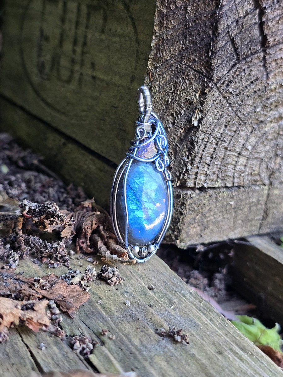 Image d'illustration du produit Pendentif labradorite bleue et opale