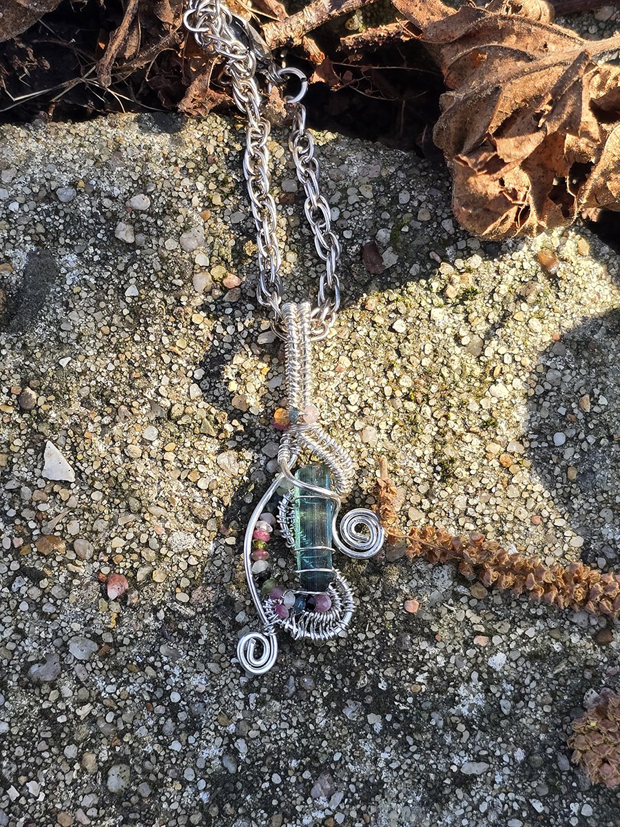 Image d'illustration du produit Pendentif tourmaline brute et argent