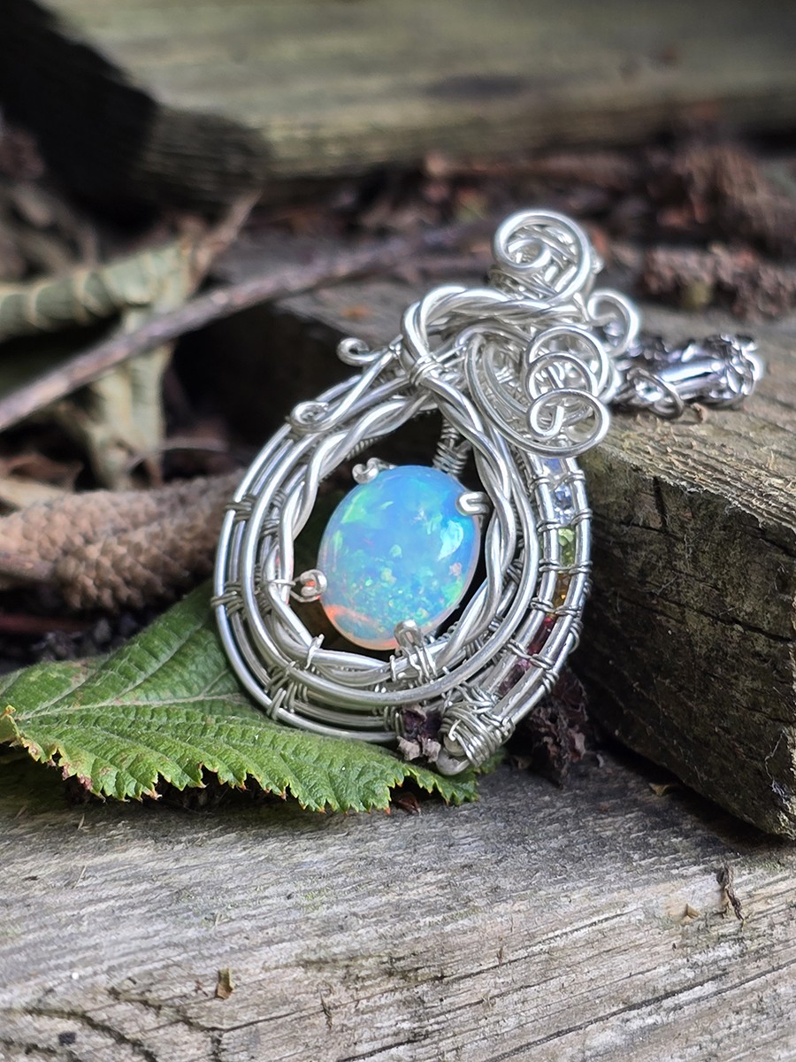 Image d'illustration du produit Pendentif opale et micro-wrapping