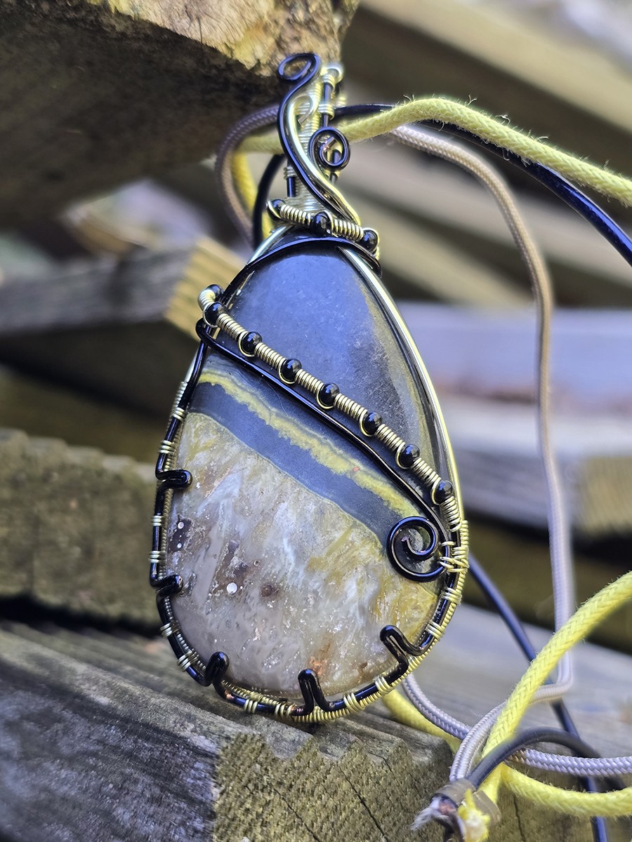 Image d'illustration du produit Pendentif jaspe bourdon