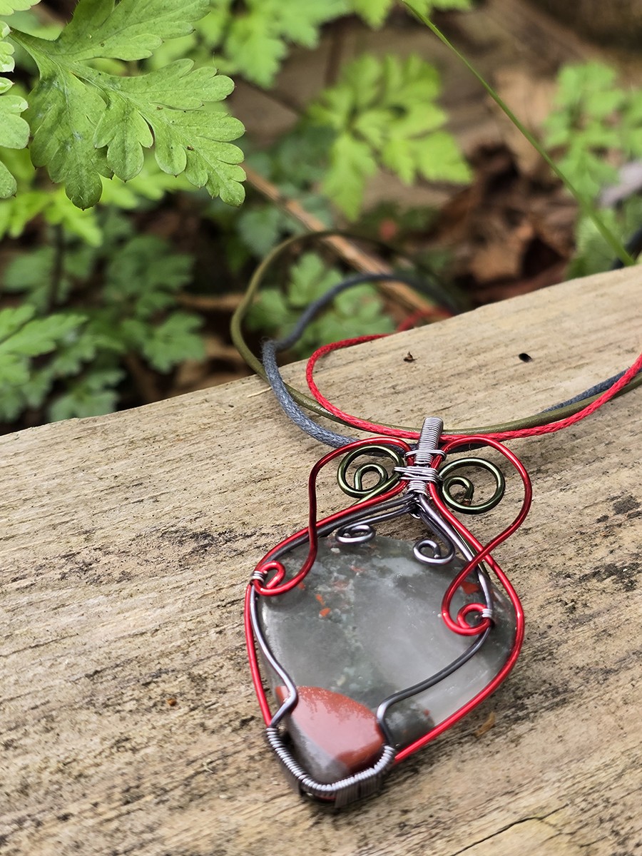 Image d'illustration du produit Pendentif agate bloodstone