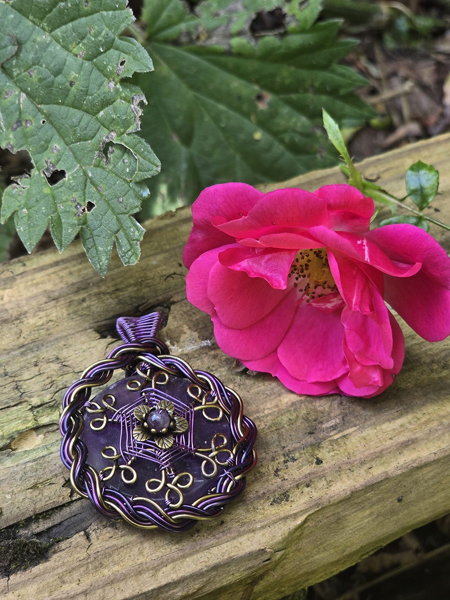 Image d'illustration du produit Pendentif améthyste et entrelacs