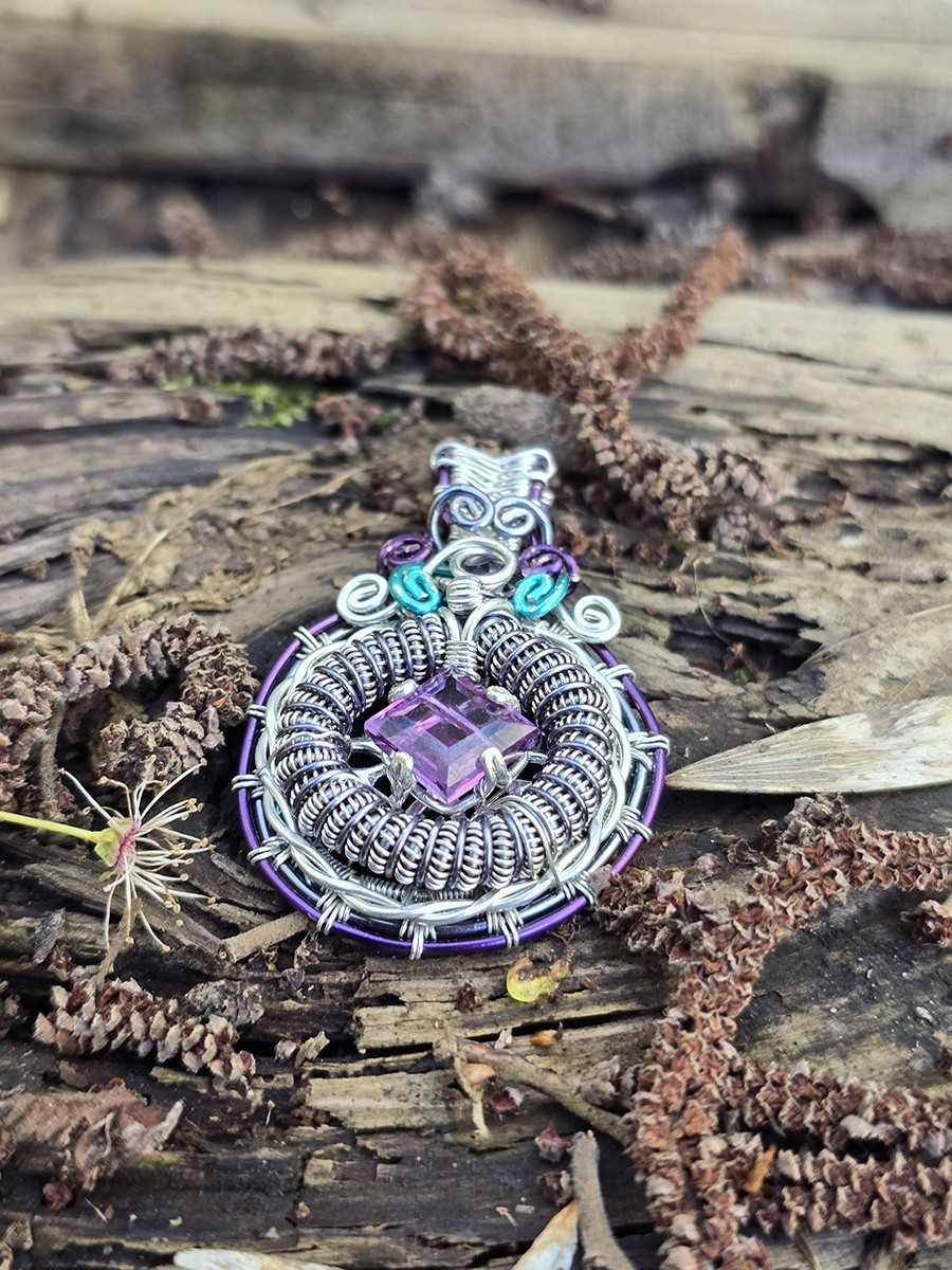 Image d'illustration du produit Pendentif médaillon Alexandrite