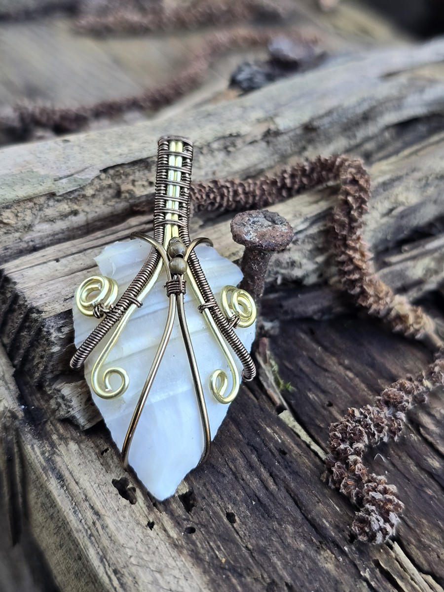 Image d'illustration du produit Pendentif agate pointe de flèche