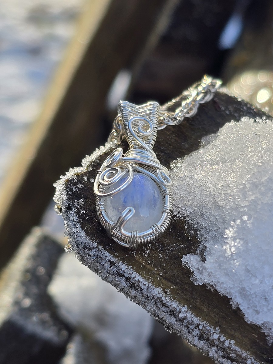 Image d'illustration du produit Pendentif argent et pierre de lune de Bihar