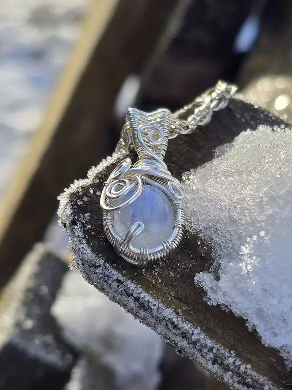 Image d'illustration du produit Pendentif argent et pierre de lune de Bihar