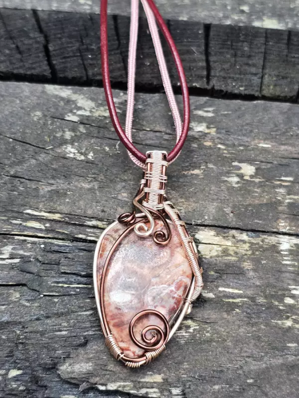 Image d'illustration du produit Pendentif racine fossile