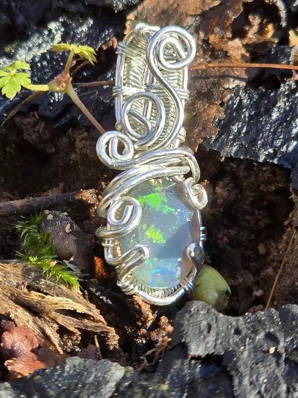 Image d'illustration du produit Pendentif opale fumée et argent