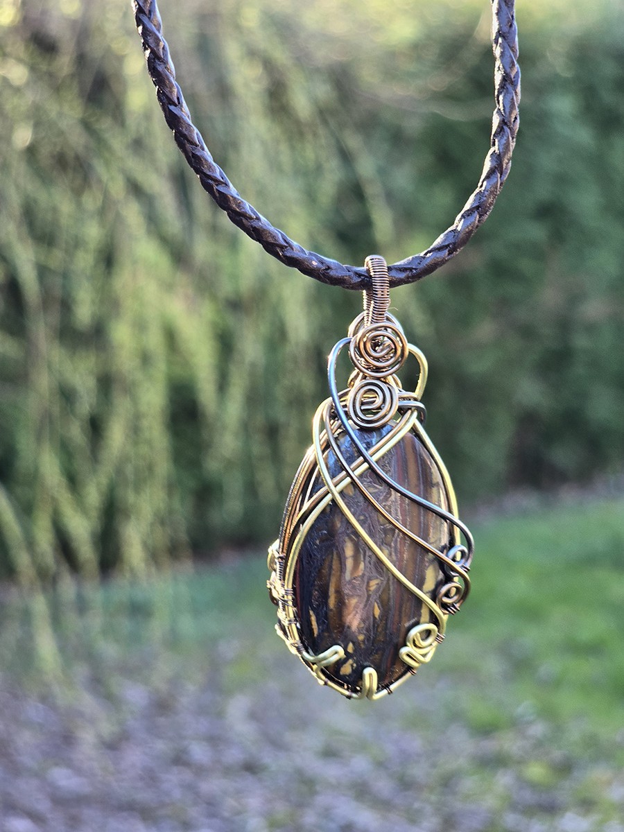 Image d'illustration du produit Pendentif réversible Oeil de Tigre et Marcassite