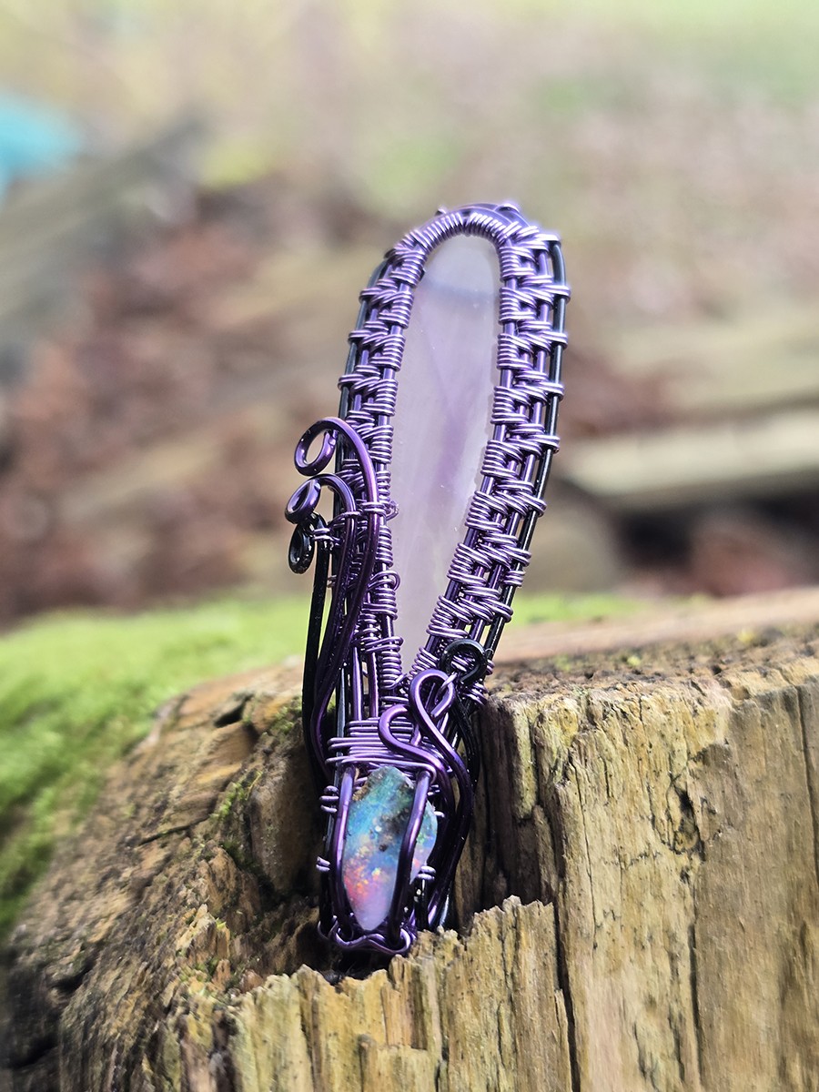 Image de couverture du produit Pendentif calcédoine mauve et opale boulder