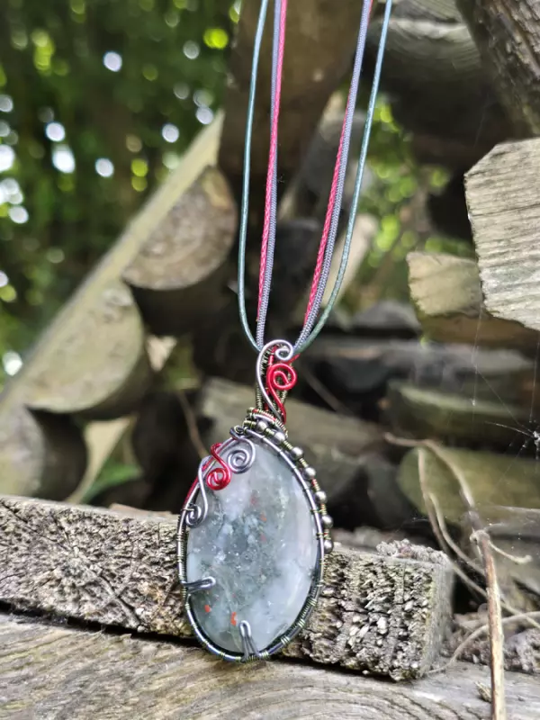Image d'illustration du produit Pendentif agate bloodstone